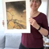 Ett foto av tavlan "Luften är levande". En akvarellmålning av konstnären Helene Engström.